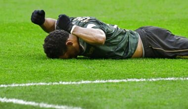 Van Persie sneert naar 'counterend' Ajax: 'Feyenoord-PSV, dat is een topwedstrijd' - NOS