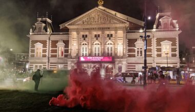 Opstootjes bij demonstratie tegen optreden Israëlische zanger Concertgebouw