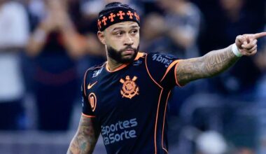 Depay met Corinthians via strafschoppen naar Braziliaanse bekerfinale