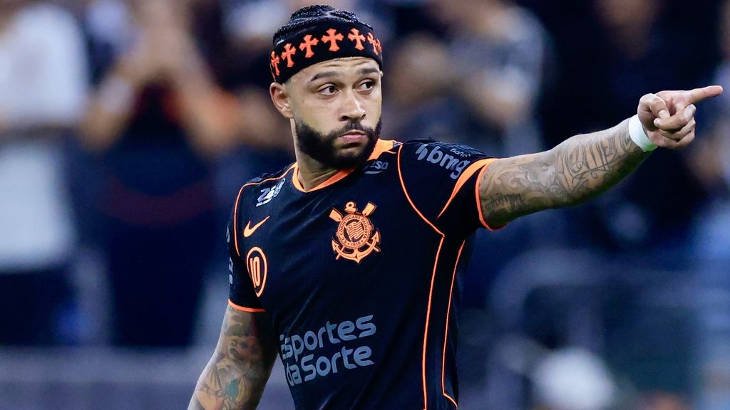 Depay met Corinthians via strafschoppen naar Braziliaanse bekerfinale
