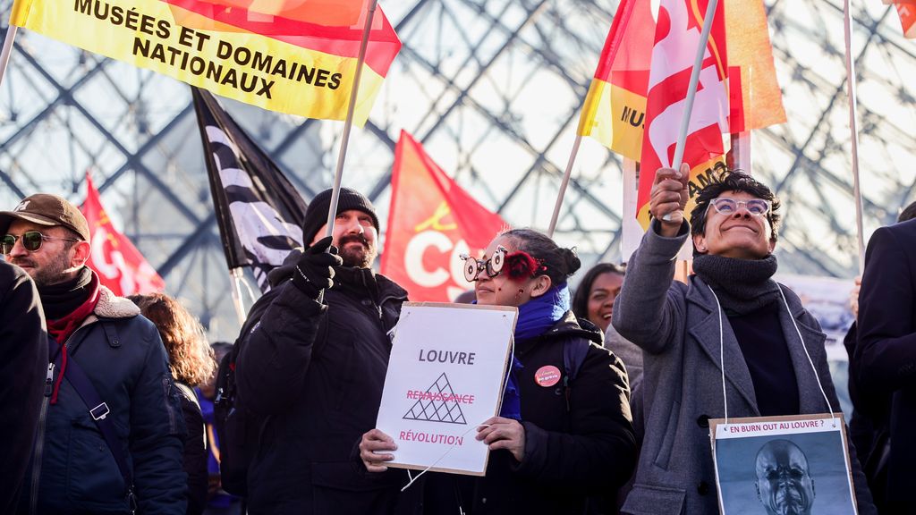 Louvre dicht door staking personeel: onvrede over werkomstandigheden