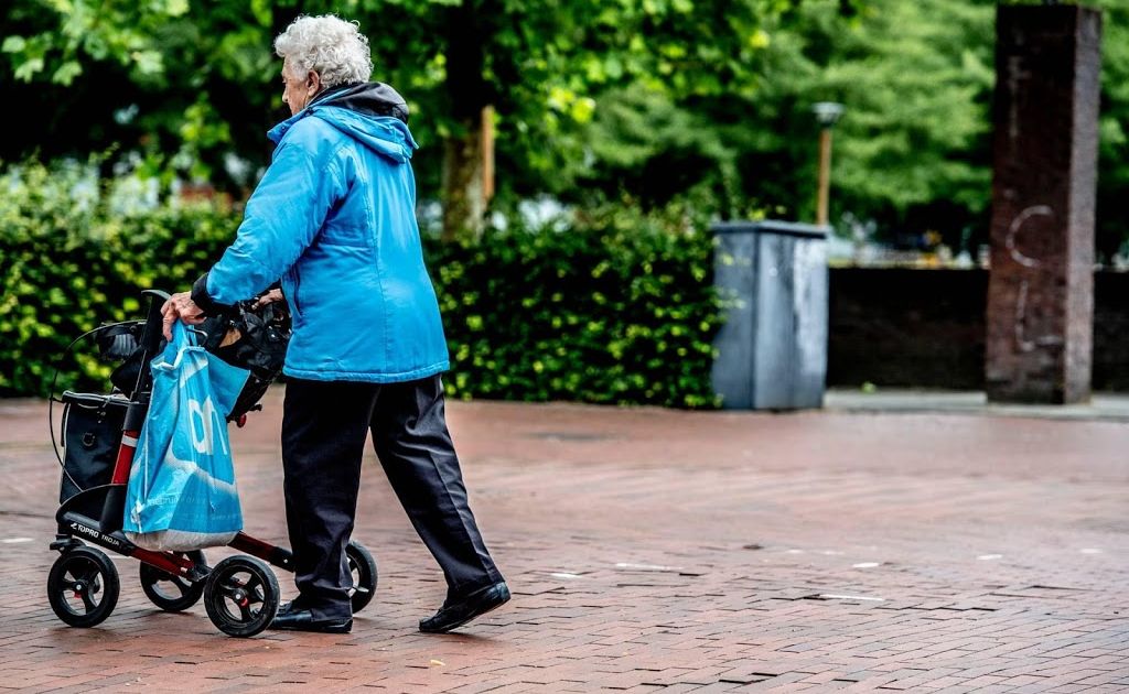Welingelichte Kringen - Nieuws van overal: minder lezen, meer weten