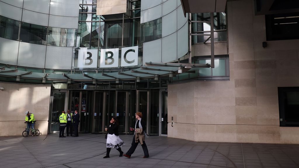 Trump spant rechtszaak aan tegen de BBC, wil 10 miljard dollar