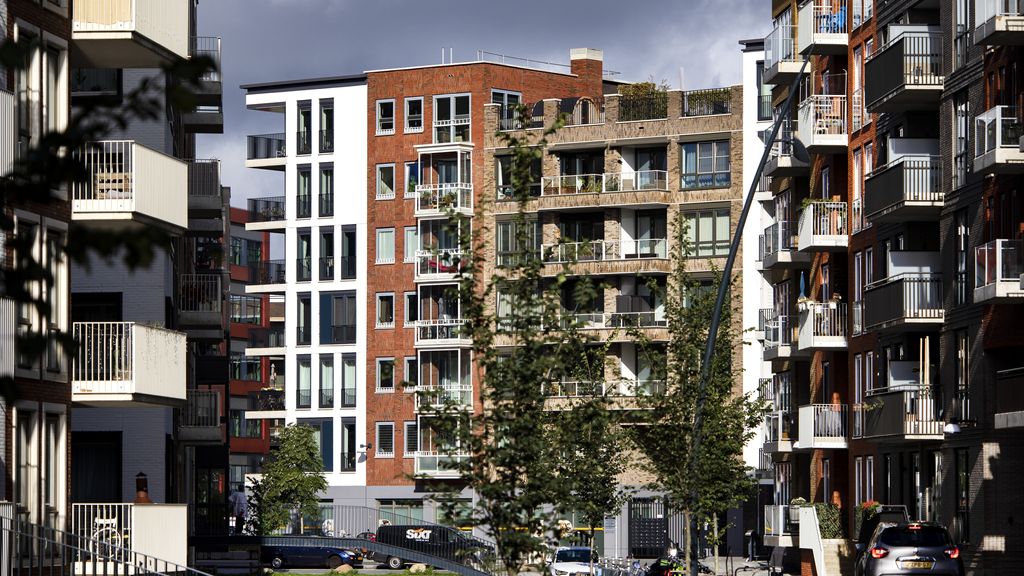 Woonlasten passeren 1000 euro-grens: 'Begrotingstekort neergelegd bij huishoudens'