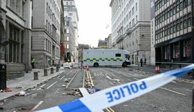 Ruim twintig jaar cel voor man die inreed op feestende menigte in Liverpool