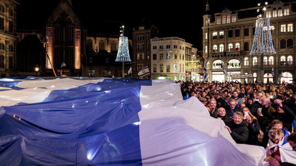 Vier mensen opgepakt voor verstoren pro-Israël-manifestatie Amsterdam
