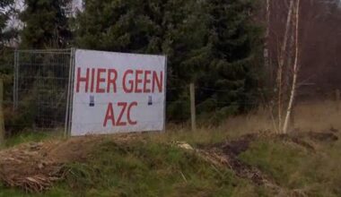 Spandoeken en petitie tegen azc in Wouw, terwijl de gemeente geen plannen heeft