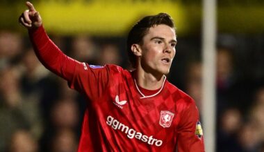 FC Twente verslaat Spakenburg in doelpuntrijk duel en bekert verder