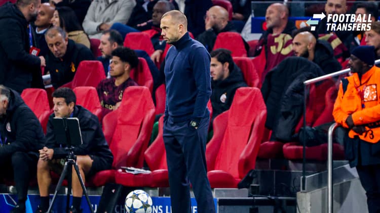 John Heitinga moest na vijftien wedstrijden alweer vertrekken bij Ajax.