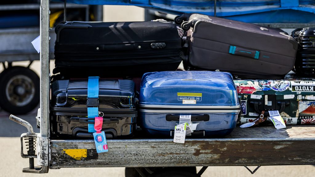 Schiphol druk met nasturen koffers na storing in bagagesysteem
