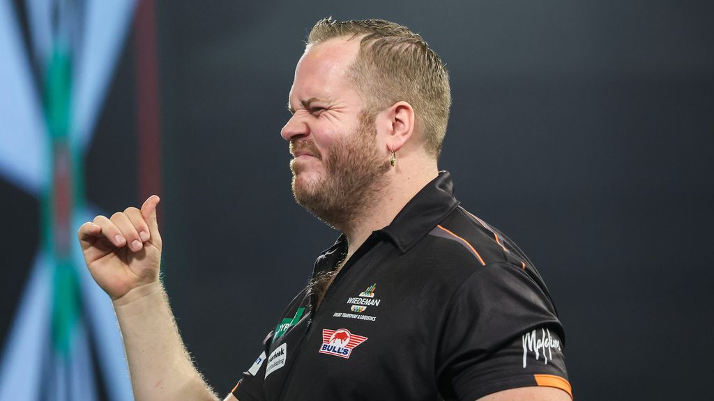 Van Duijvenbode verliest van ongeplaatste Hurrell in tweede ronde WK darts