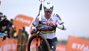 Van der Poel klasse beter bij rentree Van Aert, Brand boekt elfde veldritzege van seizoen