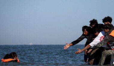 Honderden migranten steken Kanaal over, record voor decemberdag