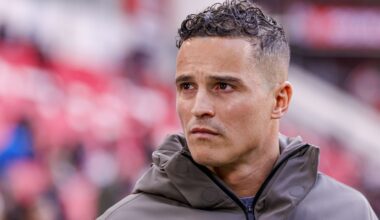 Afellay nieuwe assistent-trainer bij PSV, Ooijer stopt per direct