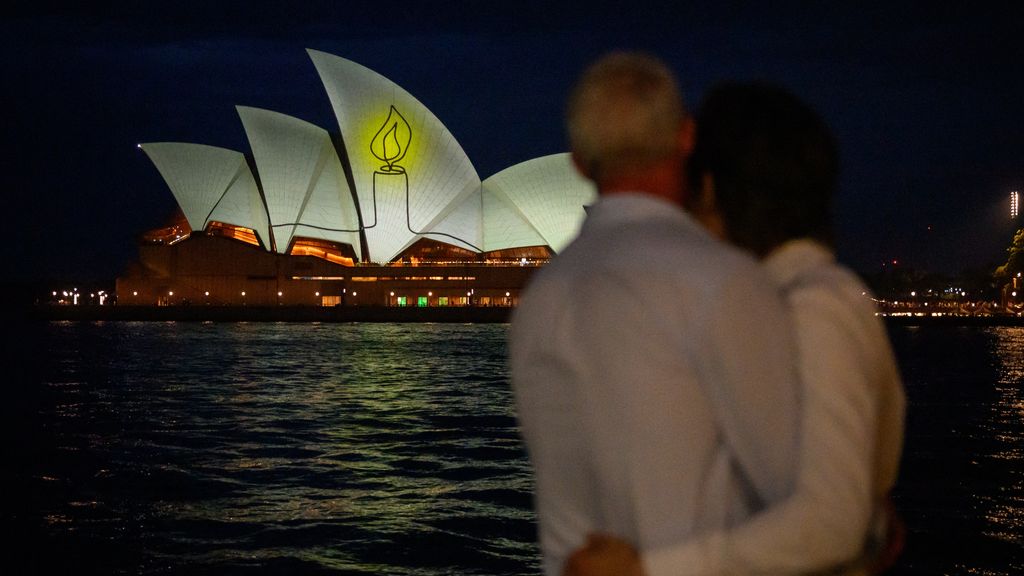 Schutters Bondi Beach gooiden eerst zelfgemaakte explosieven, die niet ontploften