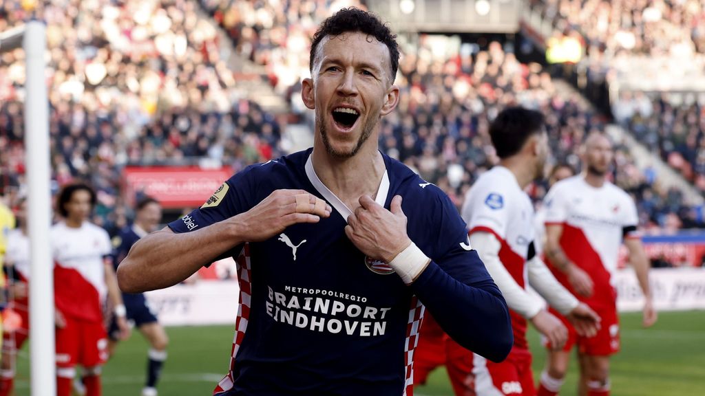 PSV dankzij zwaarbevochten zege in Utrecht met riante voorsprong winterstop in