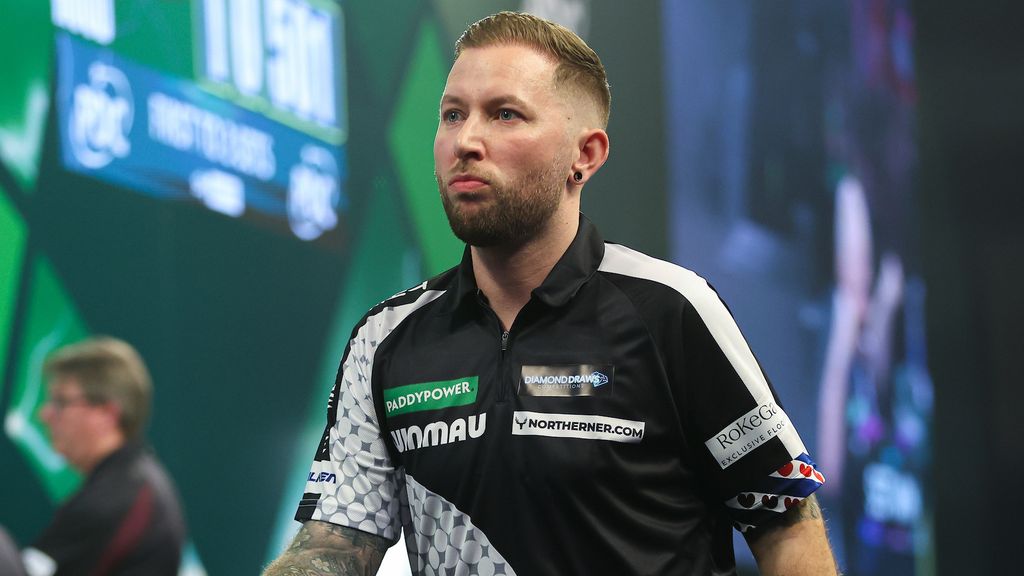 Noppert buigt verrassend in spektakelstuk voor Hoods op WK darts