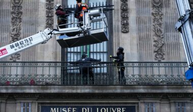 Louvre plaatst tralies voor raam waar juwelendieven hun slag sloegen