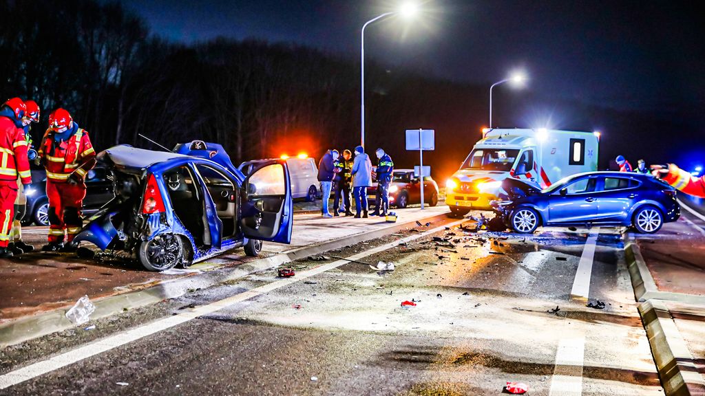 Man overleden bij verkeersongeluk in Groningen, mogelijk door gladheid