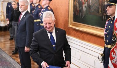 Nieuwe Tsjechische minister van Defensie mag niet meer over Oekraïne spreken