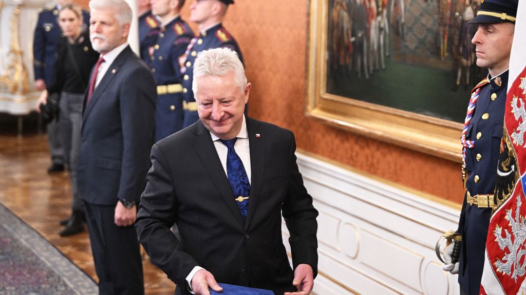 Nieuwe Tsjechische minister van Defensie mag niet meer over Oekraïne spreken