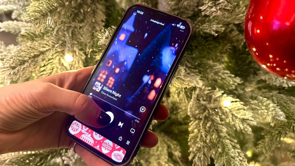 Streamingdiensten vol met AI-kerstcovers: 'Schadelijk voor artiesten'