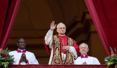 Paus Leo XIV spreekt zegen Urbi et Orbi uit, roept op tot vrede en stabiliteit