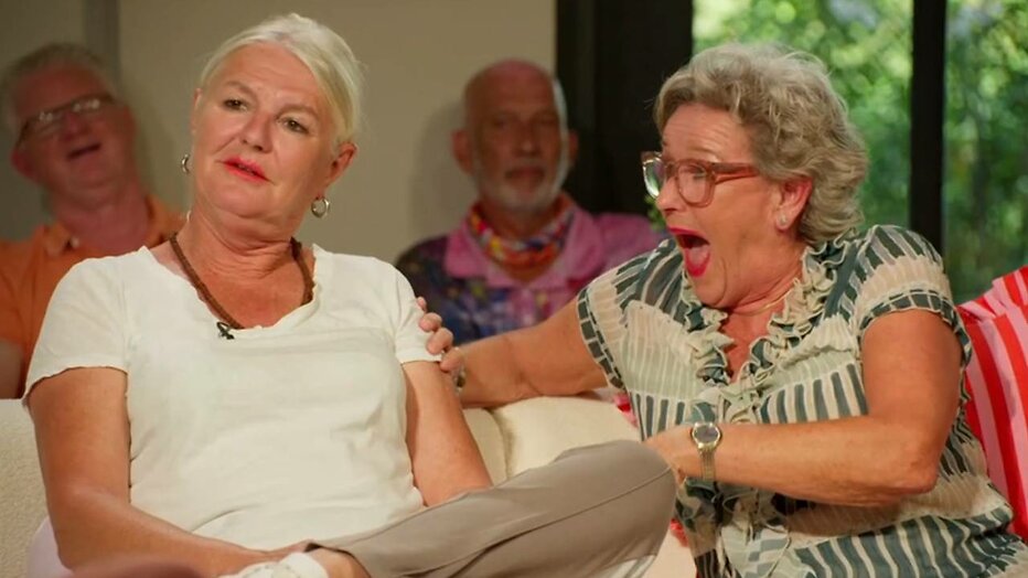 B&B Vol Liefde Petra en Lieske hinten op eigen tv-programma