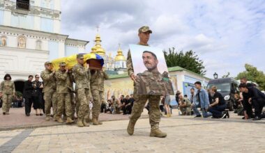 Theater in Kyiv biedt afleiding van oorlog, maar is zelf in rouw