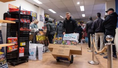 Eerste (en laatste) vuurwerk over de toonbank, drukte bij winkels die vannacht open waren