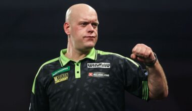 Van Gerwen moeiteloos naar achtste finales WK darts, ook Van Veen ondanks dipje door