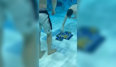 Huh? Dit WK schaken is onderwater