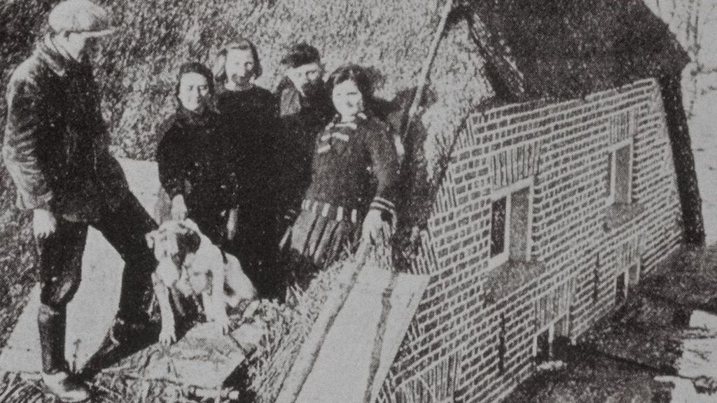 Land van Maas en Waal herdenkt watersnood 1926: 'Den diek is deurgebroken'