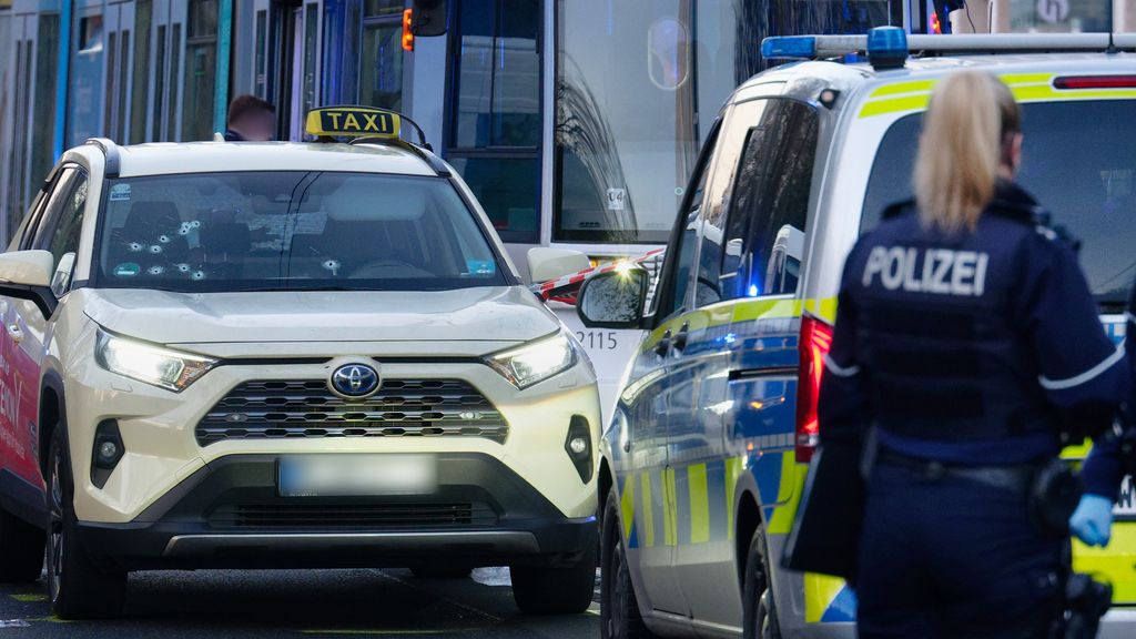 Nederlander in taxi onder vuur genomen in centrum van Düsseldorf