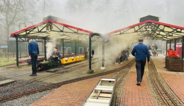 Mistige treinritjes in kerstsfeer op Nienoord