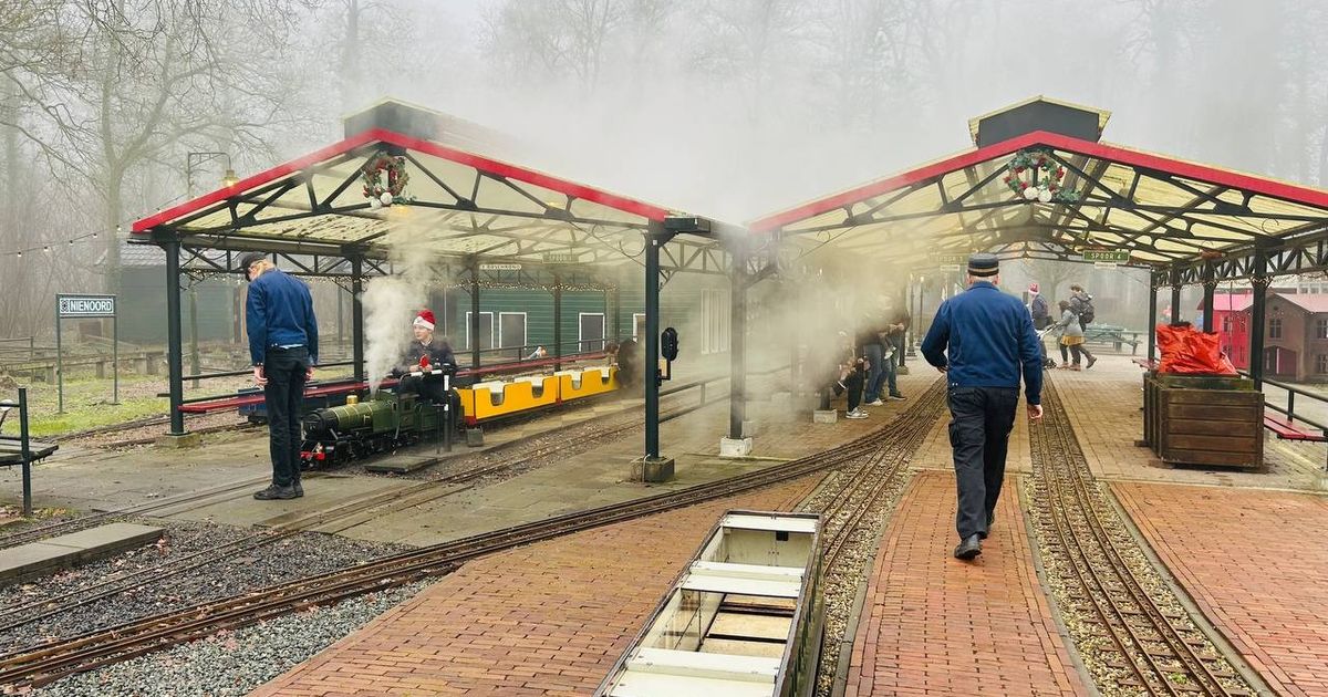 Mistige treinritjes in kerstsfeer op Nienoord