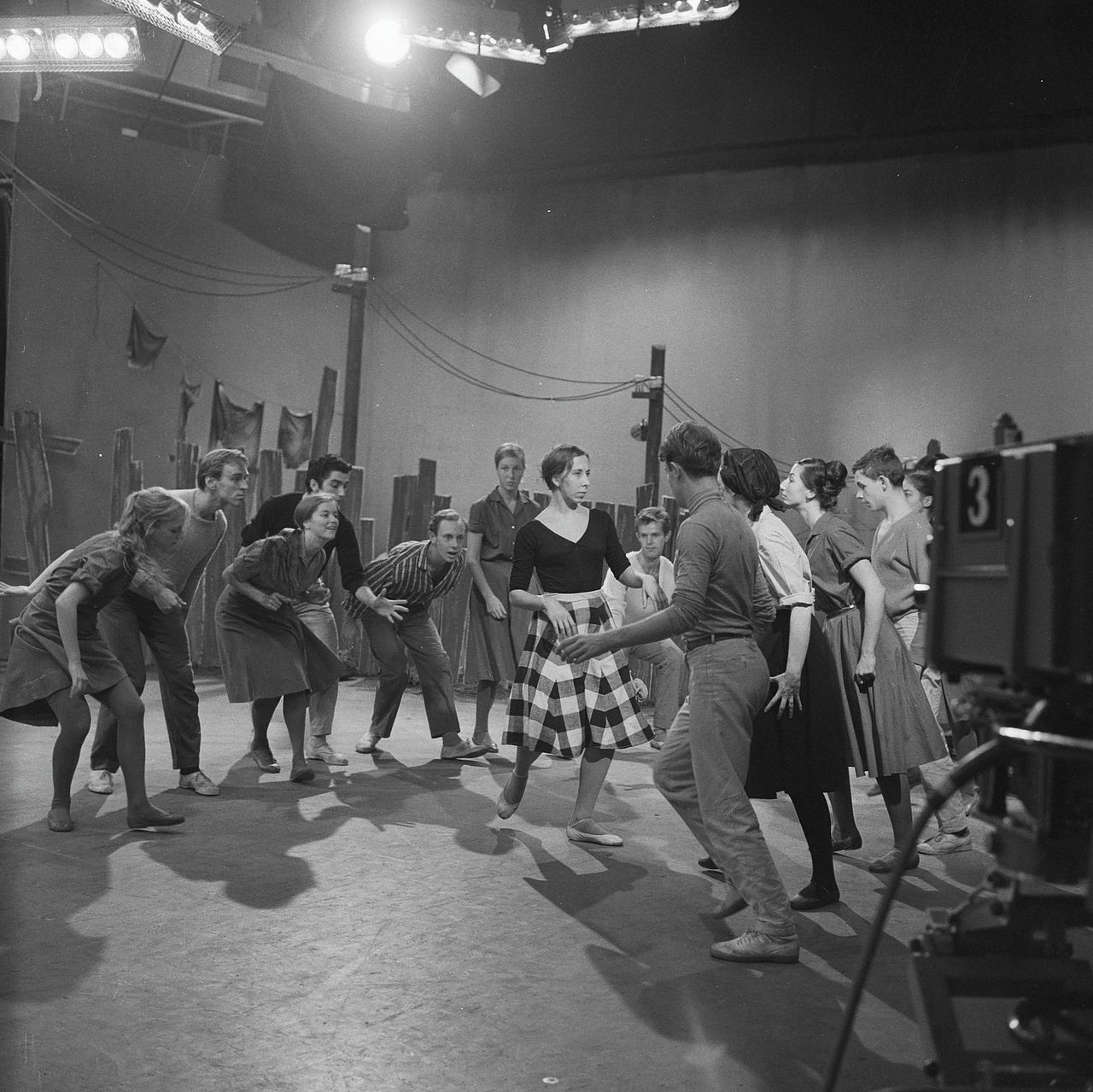 Opnames van een van Van Manens eerste choreografieën ‘Feestgericht’ voor de VPRO in 1960.