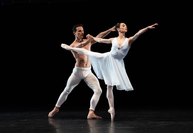 Dansers van Het Nationale Ballet tijdens de uitvoering van Hans van Manens ‘Adagio Hammerklavier’ in New York in 2025.