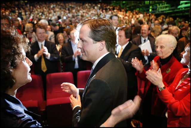 D66-leider Alexander Pechtold in 2010 op het partijcongres. Rechts zijn voorganger Els Borst. 