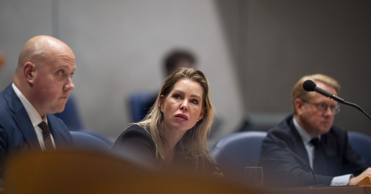 ‘Ik slik deze in en geef uitvoering aan de motie’: Wiersma legt zich neer bij wens Kamer over mestbeleid