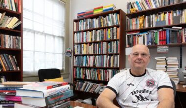 Cas Mudde: ‘Mensen worden opgesloten in detentiekampen. Daar ben ik panisch voor’