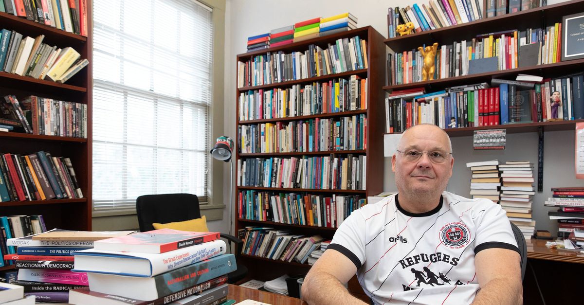 Cas Mudde: ‘Mensen worden opgesloten in detentiekampen. Daar ben ik panisch voor’