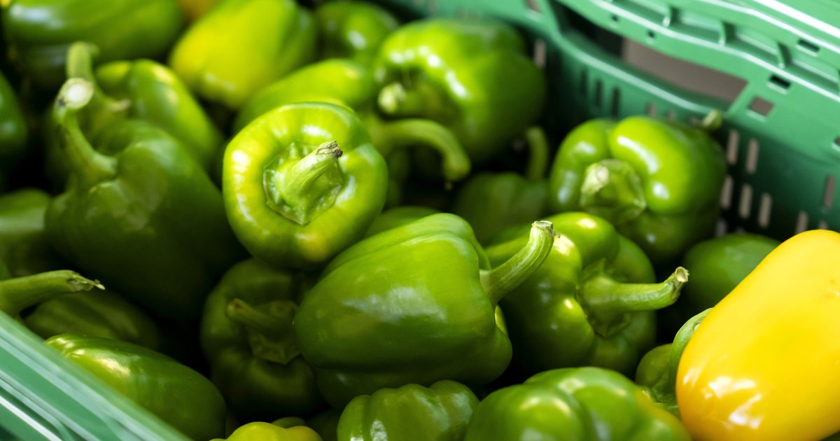 Volgens de Voedsel- en Warenautoriteit is de paprika de groente waar de meeste pesticiden op achterblijven