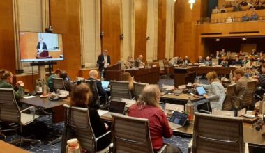 Pesten of principezaak? Enschedese raadsleden nemen collega 500 euro per maand af na 'klimaatstaking'