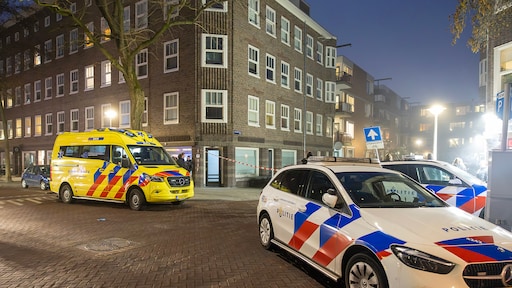 Drie mensen neergestoken in Amsterdam in bijzijn kinderen, verdachte aangehouden