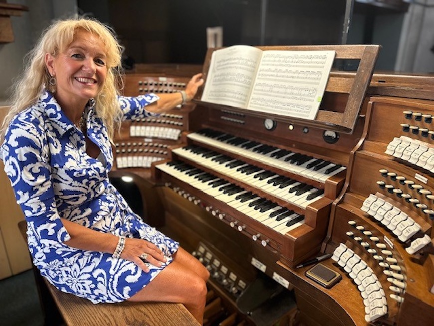 Sfeervol 'Candlelight Nieuwjaarsconcert' in de Sint-Lambertuskerk Nederweert