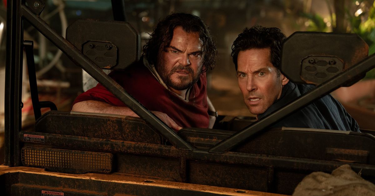 In 'Anaconda' raken acteurs verstrikt in hun eigen metahorrorkomdie over een wurgslang