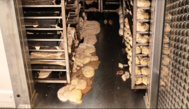 Omroep Flevoland - Nieuws - Geen brood bij Bakker Bart in Dronten: 'Mijn grootste nachtmerrie dat dit een keer zou gebeuren'