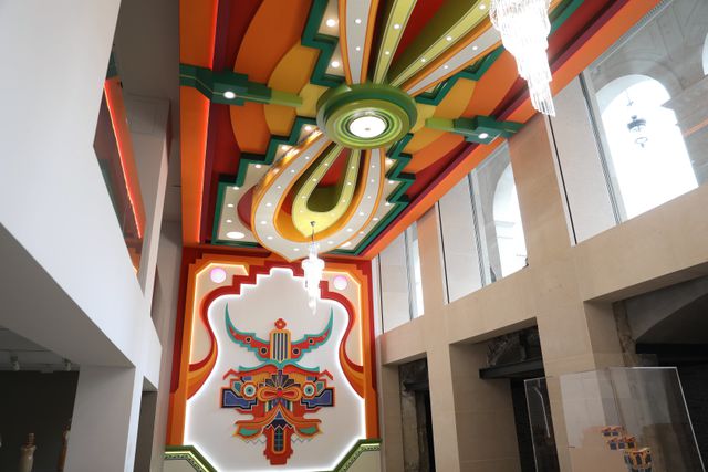 Binnen bij de ‘Exposition Generale’ in de nieuwe expositieruimte van de Fondation Cartier.