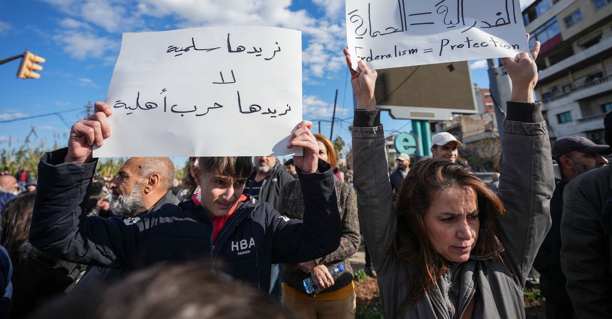 Gewelddadige protesten in Syrië na dodelijke aanslag op moskee